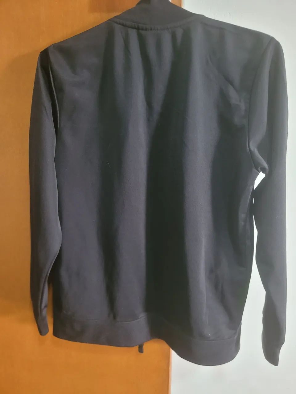 2 blusas de frio (jaqueta esportiva e moleton) - Foto 2
