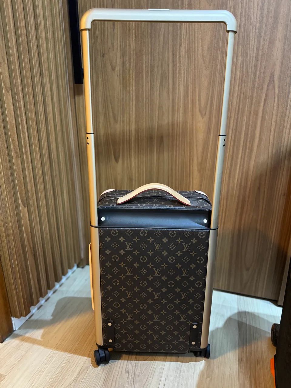 Mala de Viagem Louis Vuitton Horizon Monogram - Luxo e Sofisticação - Foto 4