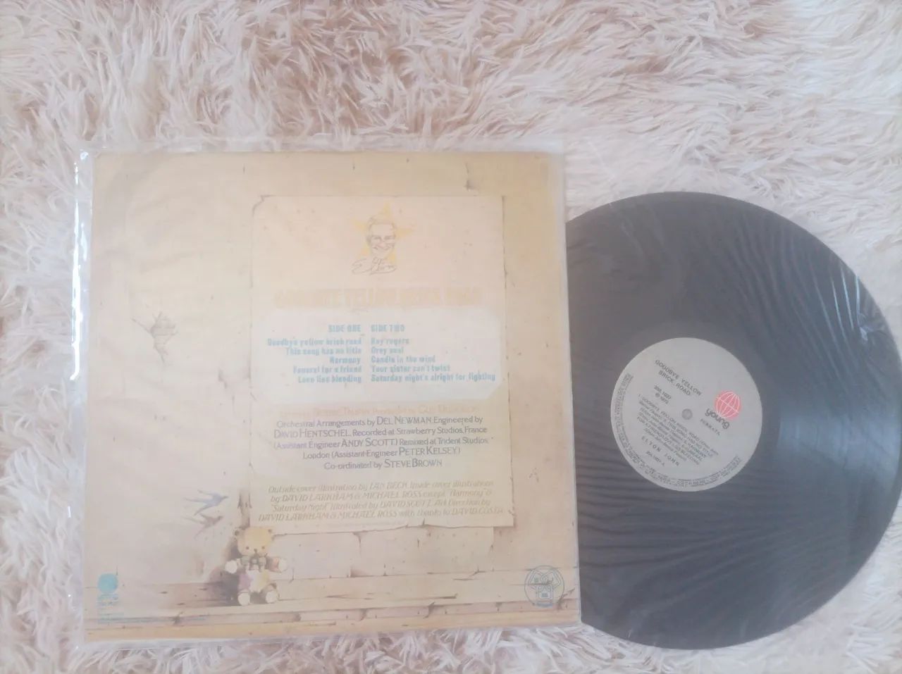 LP Elton Goodby  - Foto 2