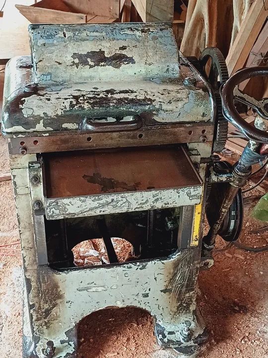 Tupia de bancada, serra de fita e desengrosso furadeira de bancada e esquadrejadeira - Foto 3