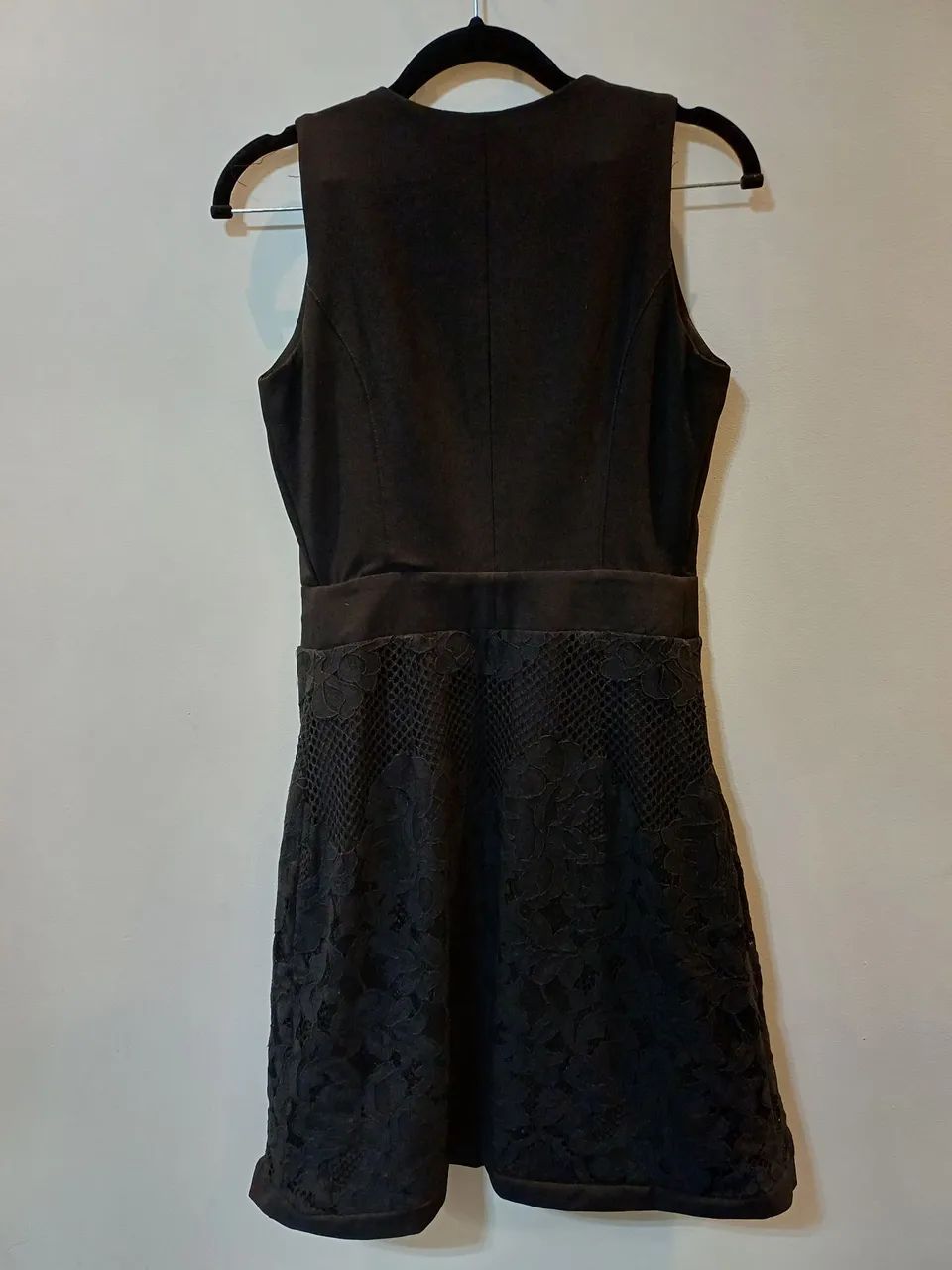 Vestido Rubinela preto com renda e ziper , tam. 38. - Foto 2