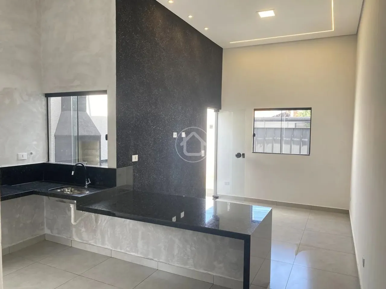 CASA NOVA NO BAIRRO CORONEL ANTONINO