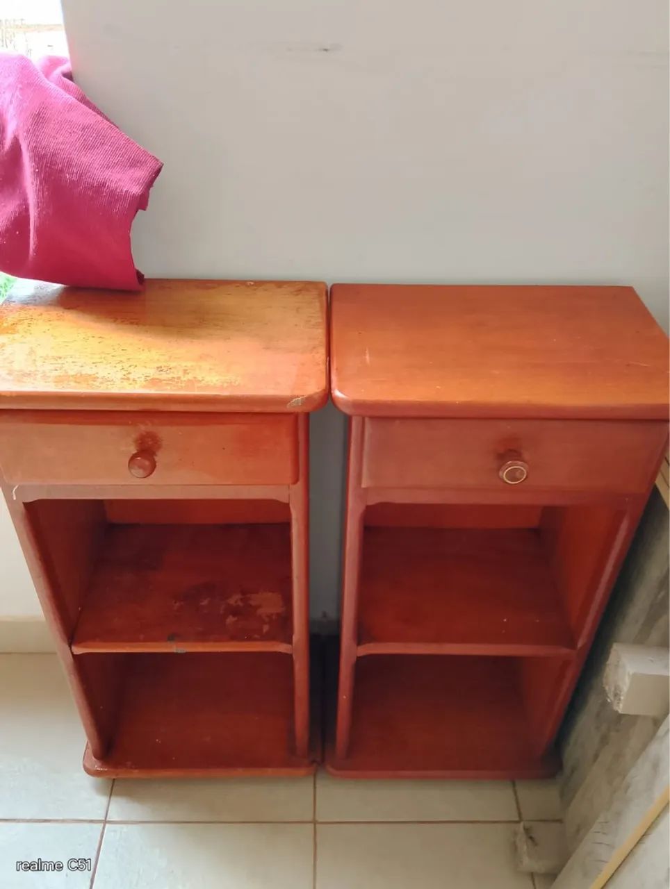 Par de Mesas de Cabeceira em Madeira