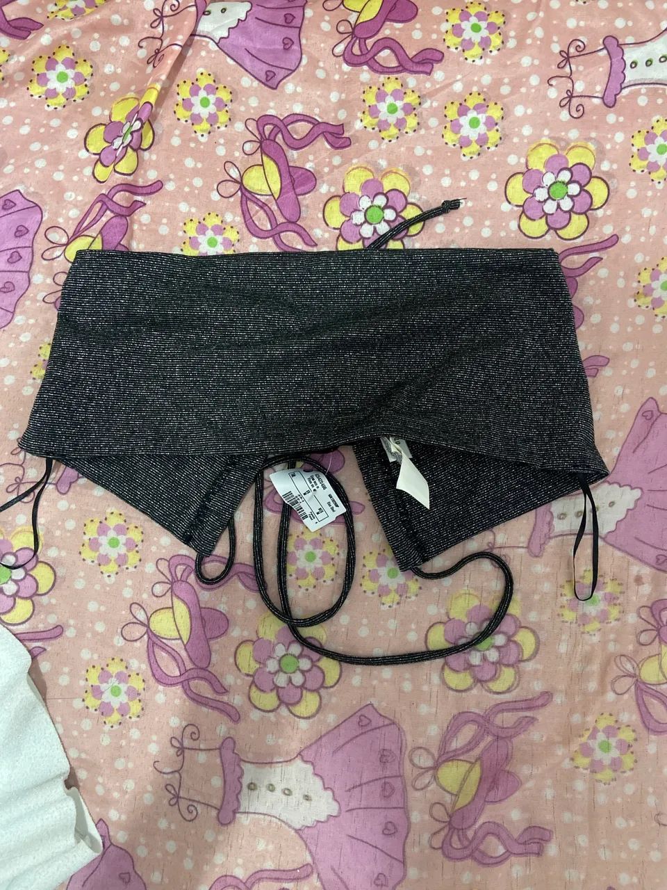 TOP PRETO DE BRILHO  - Foto 2