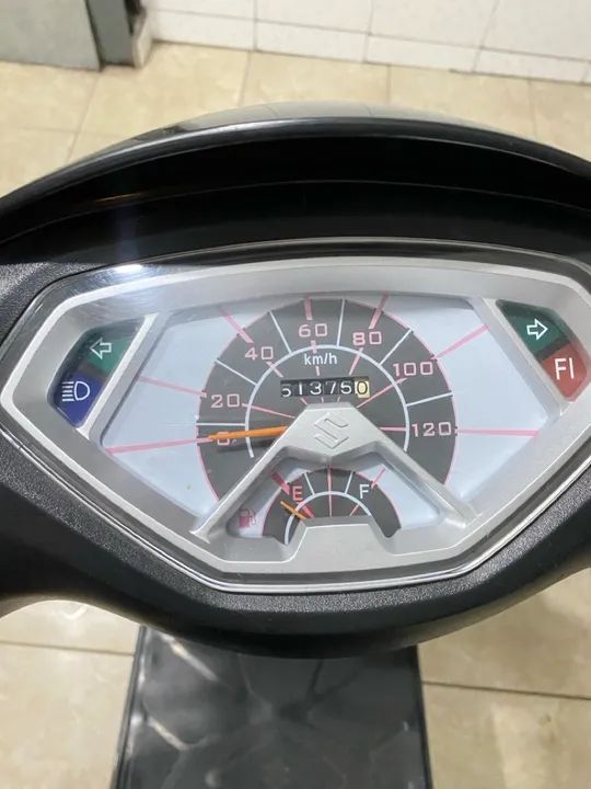 Suzuki Burgman 125i - 2015  - Foto 13