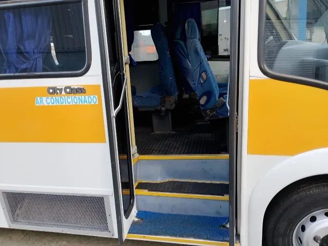 Microônibus Iveco Cityclas c/ AR 2004 - Foto 8