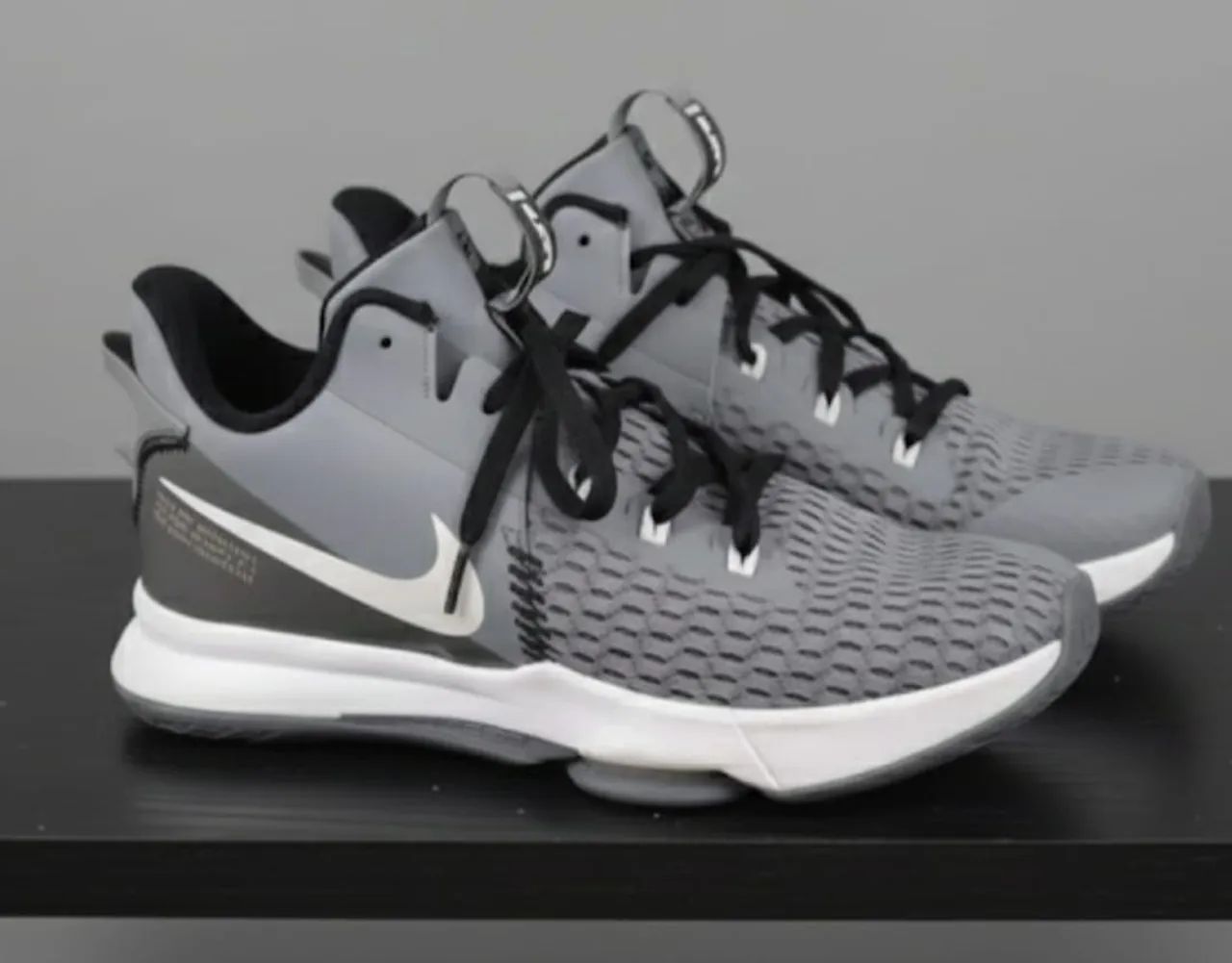 Tênis Nike LeBron Witness 5 Cool Grey