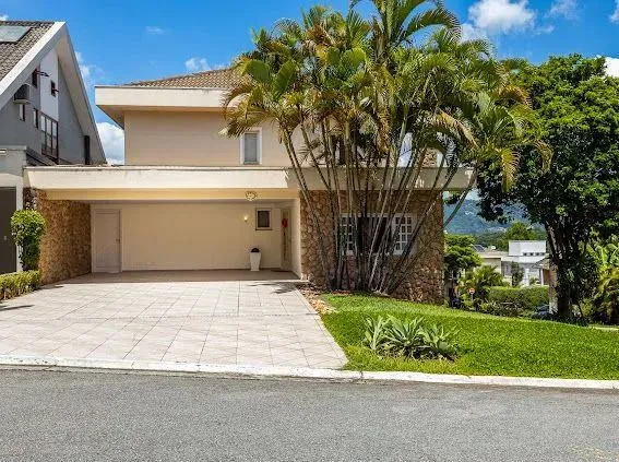 Sobrado à venda em Alphaville Residencial 11 em Santana de Parnaíba - SP