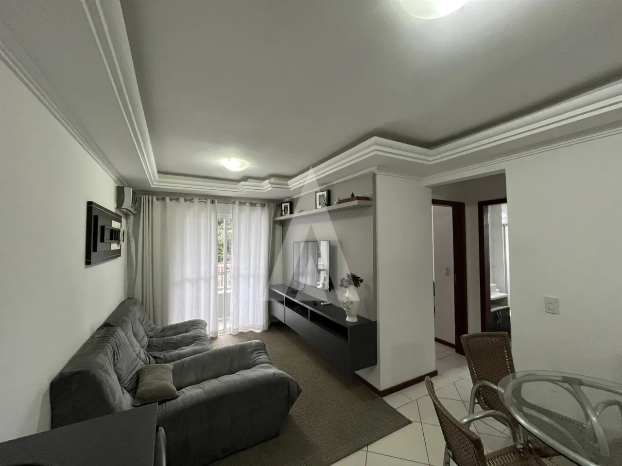 Apartamento com 2 quartos para alugar por R$ 2700.00, 54.71 m2 - BOM RETIRO - JOINVILLE/SC