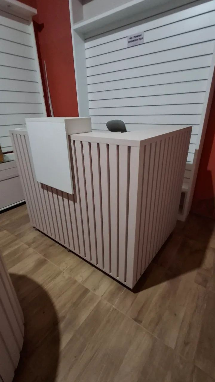 Vendo um balcão para caixa