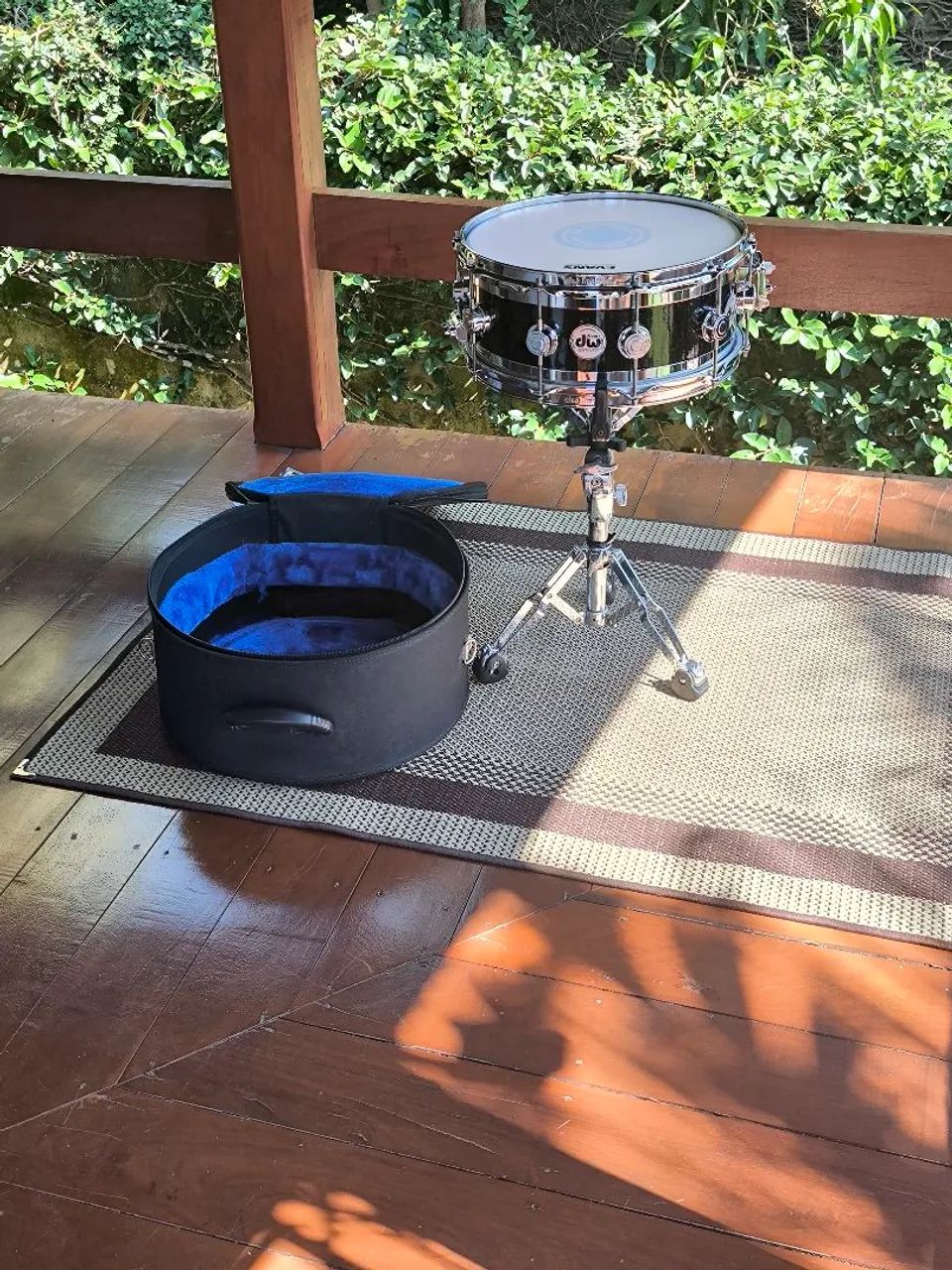 Caixa DW EDGE 14x6 BRASS x MAPLE,, acompanha Semi Case Sólid Sound  - Foto 5