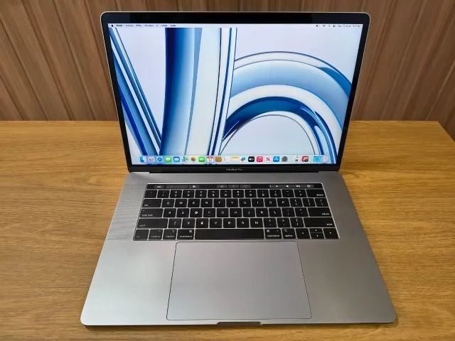 MacBook Pro 15,4poleg (2019) | Core i9 8-Core | 32 GB | SSD 512 GB
