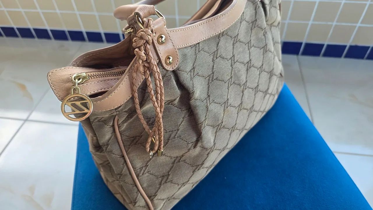 Bolsa Arezzo tecido com detalhe em couro - Foto 2