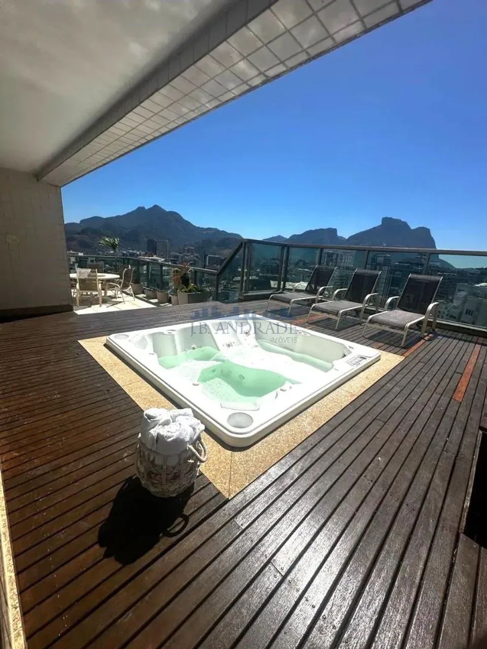 Costa Del Sol, cobertura duplex 350m2, 04 quartos, 03 vagas, excelente infraestrutura