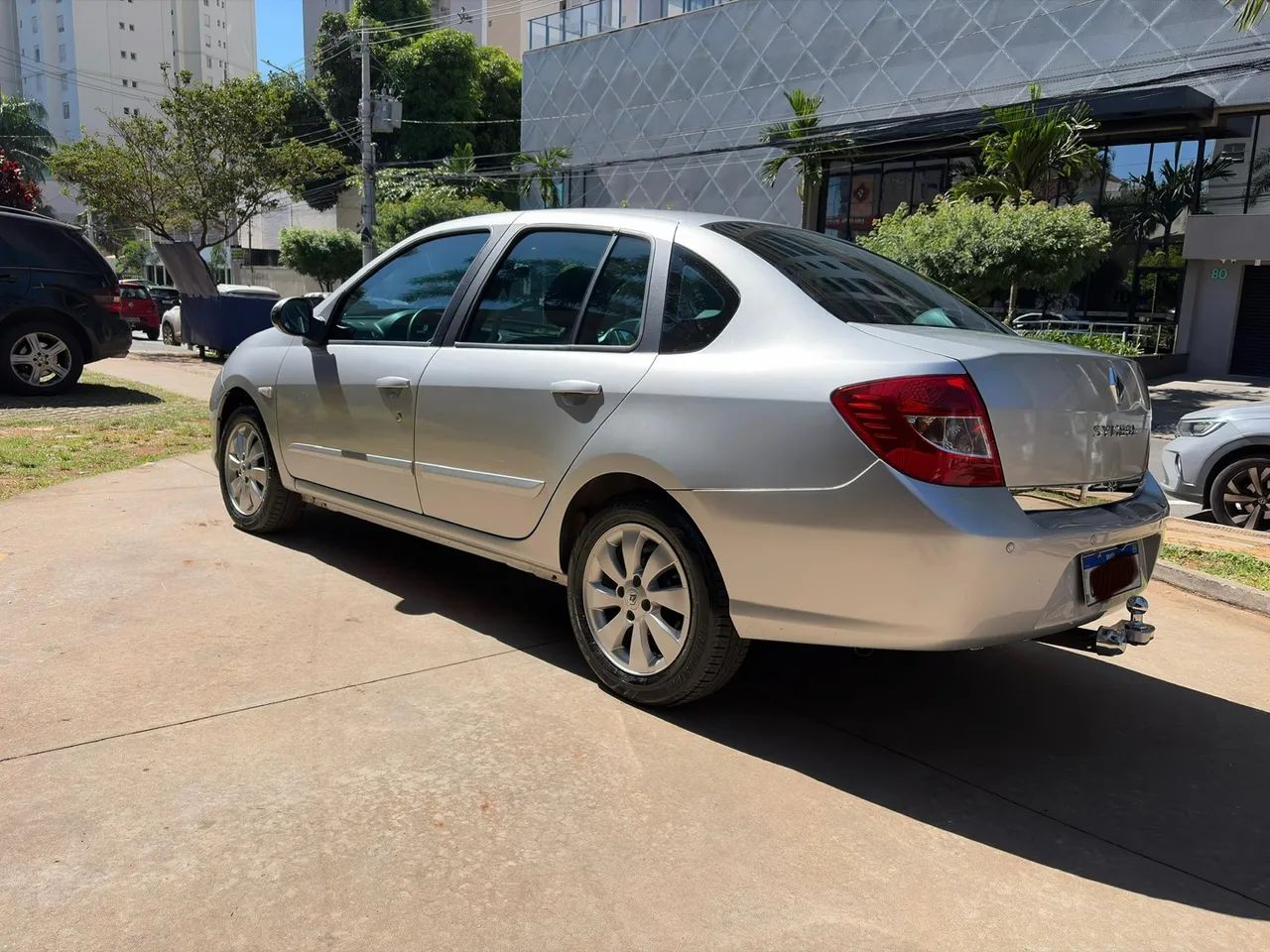 Renault Symbol PRIVILÈGE HI-FLEX 1.6 16V 4P 2013