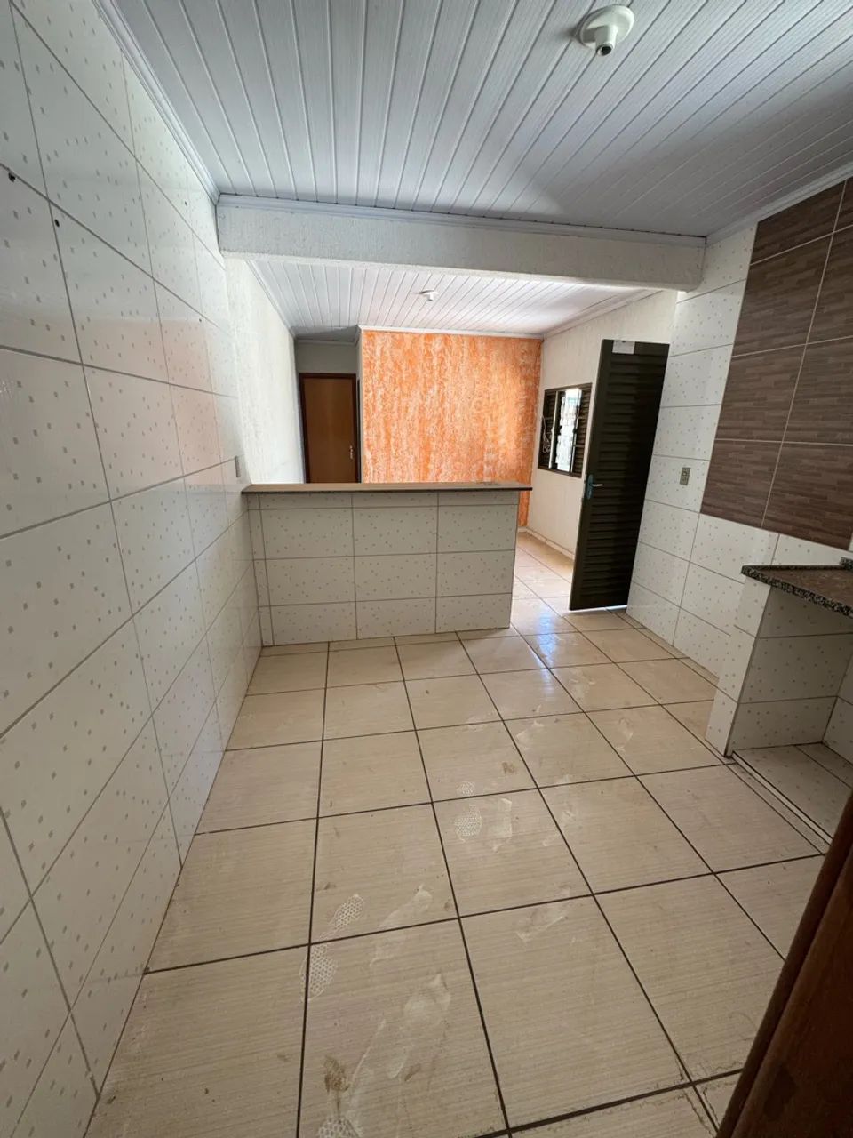 Alugo casa no Canaã 