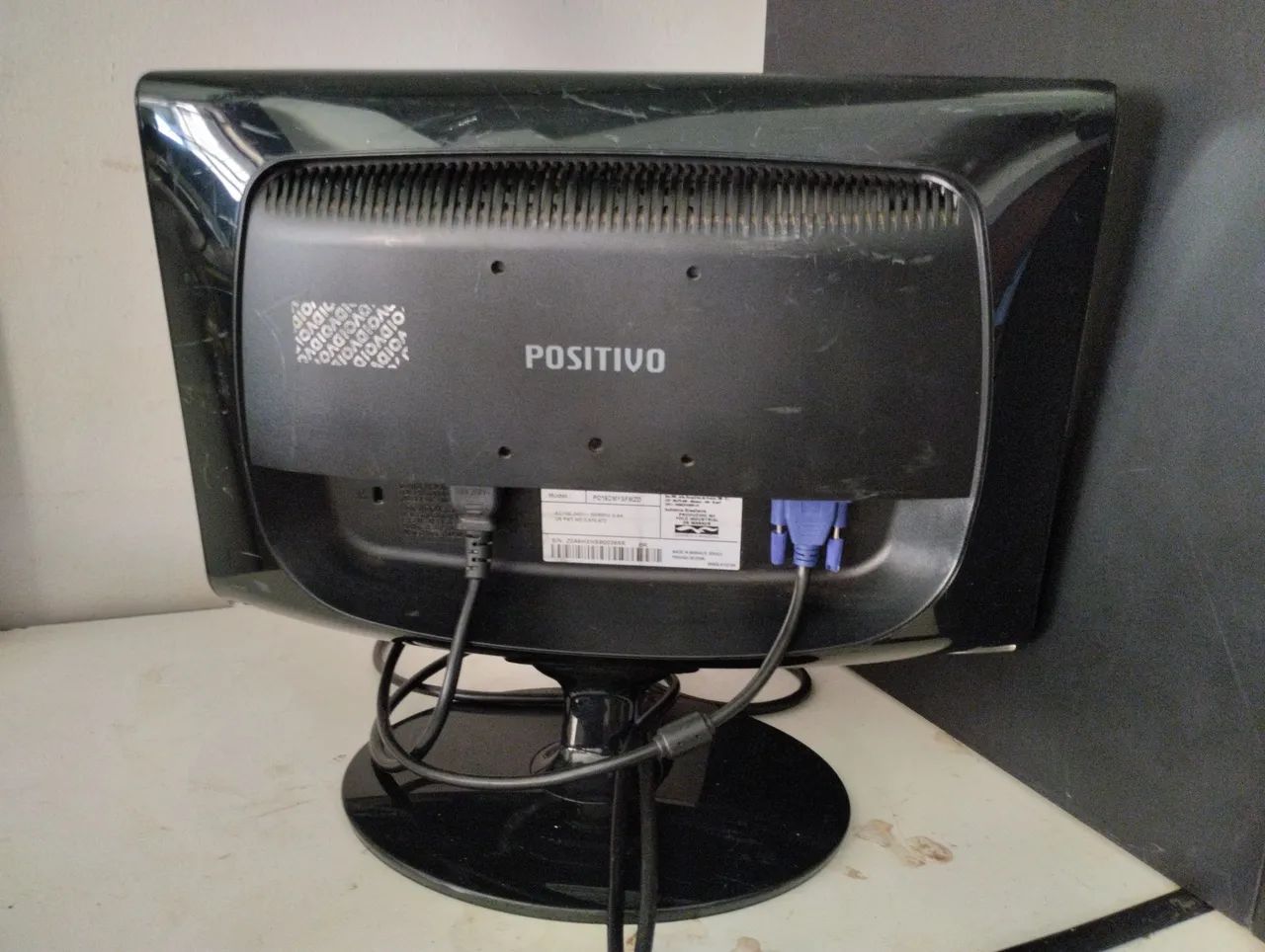 Monitor 16 Polegadas Funcionando Perfeitamente Possui Marcas de Uso  - Foto 4