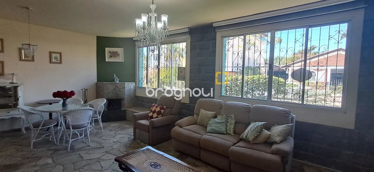 Ampla casa com 6 dormitórios em Canasvieiras - Foto 2