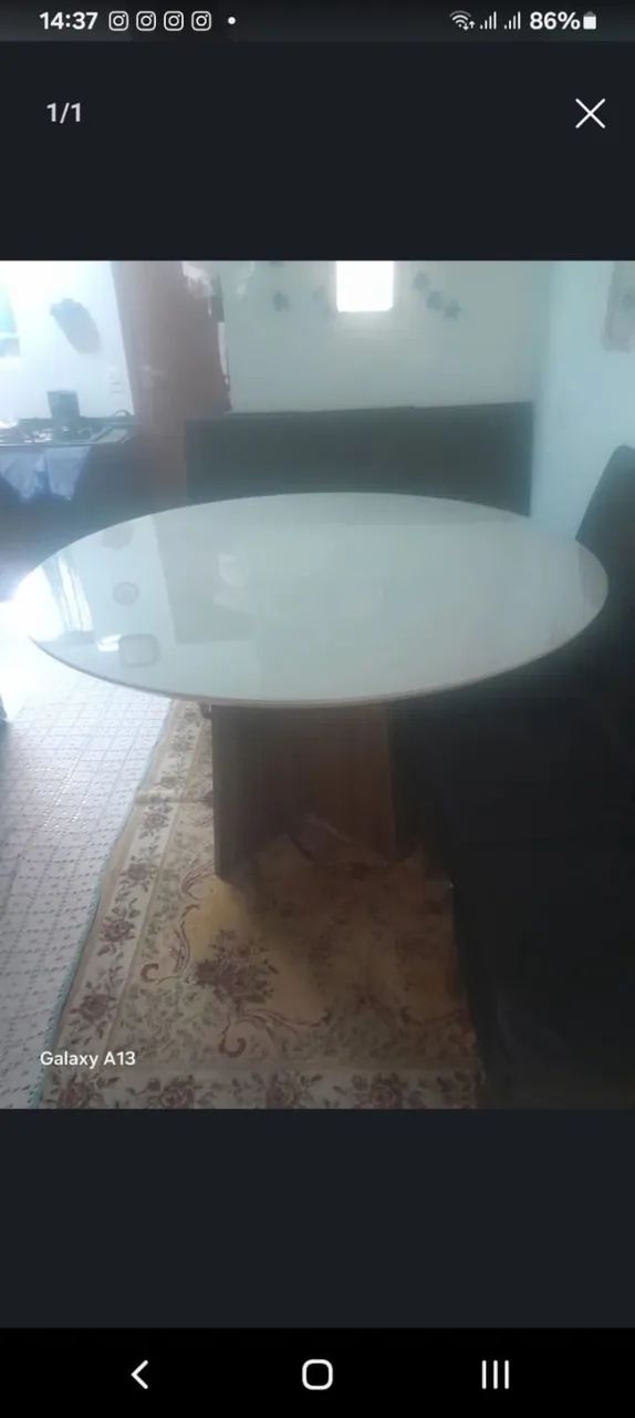Mesa de jantar com tampo de vidro