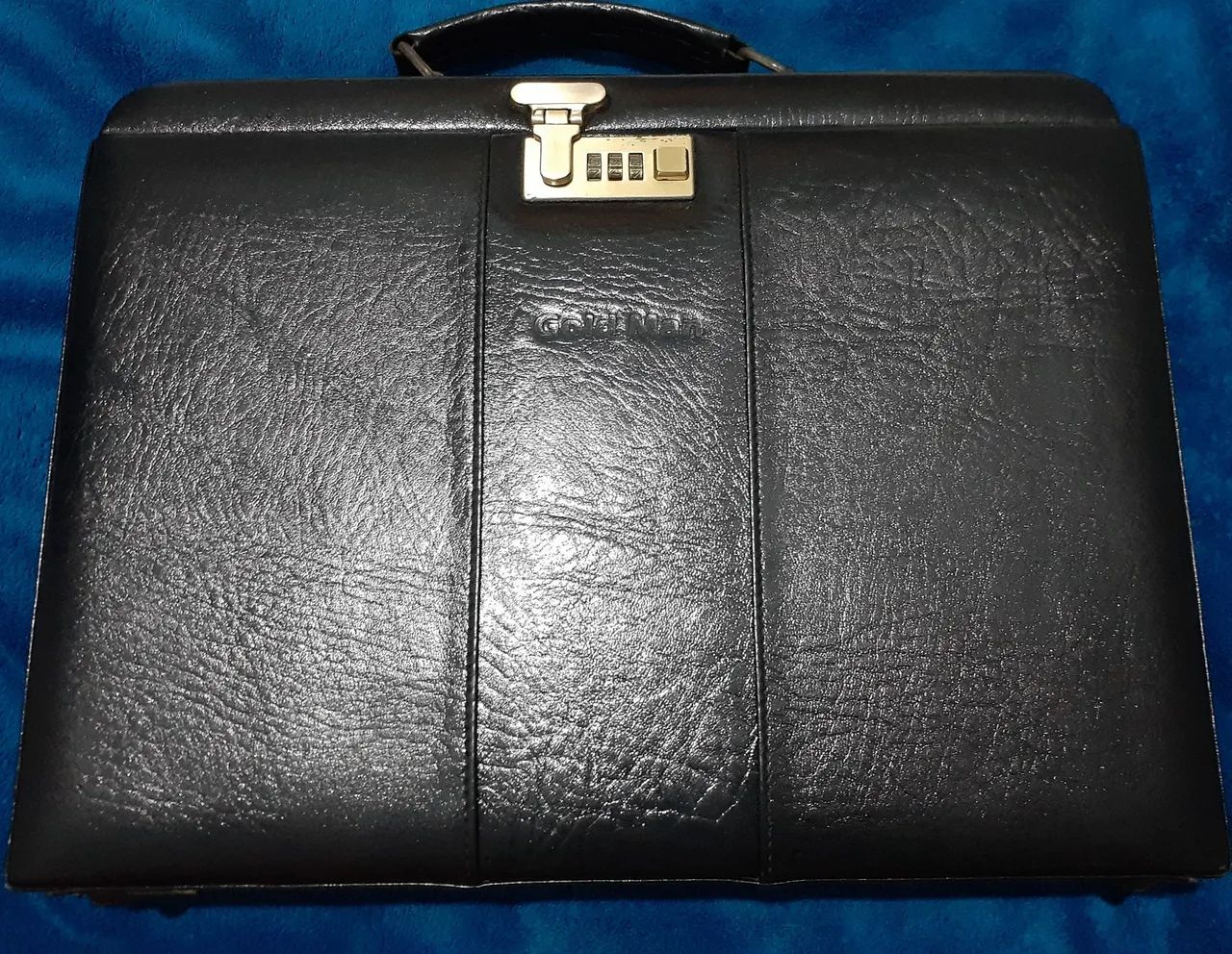 Maleta de luxo em couro.