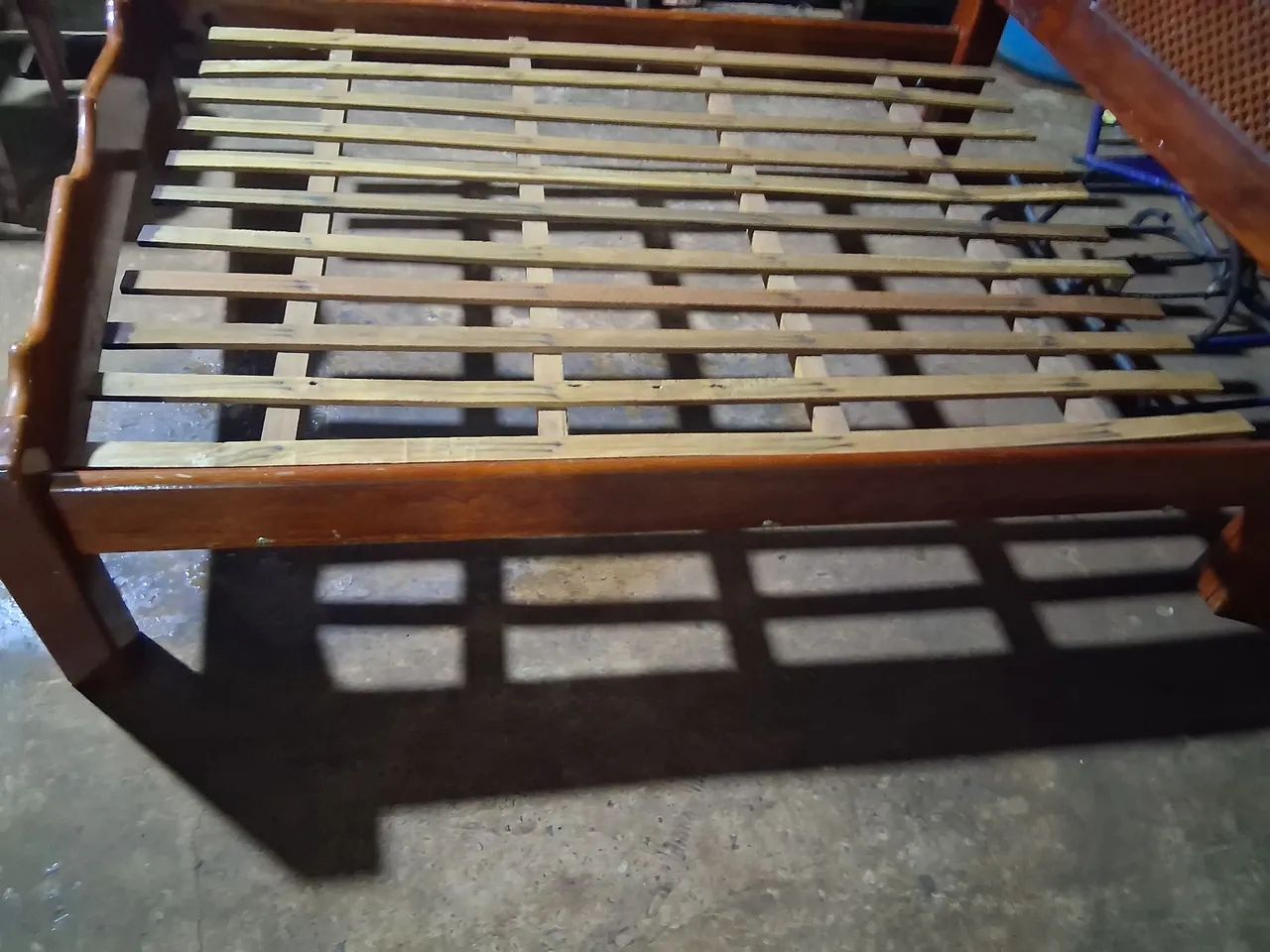 Cama de madeira reforçada entrego  - Foto 2