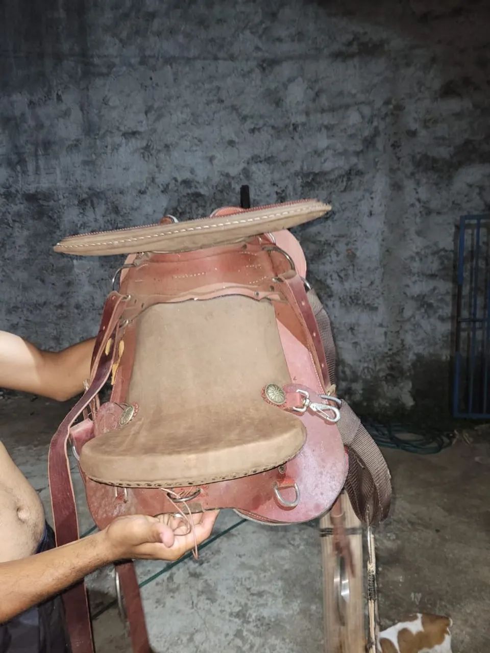 Arreio Cutuco completo - Com estribos e barrigueira | Semi Novo - Foto 2