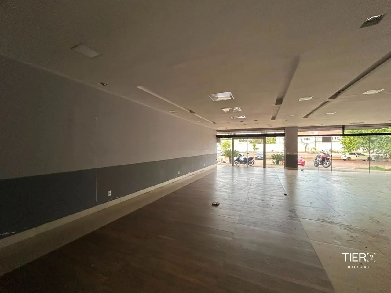 Loja Comercial - Visibilidade Total em Avenida Movimentada - Foto 2