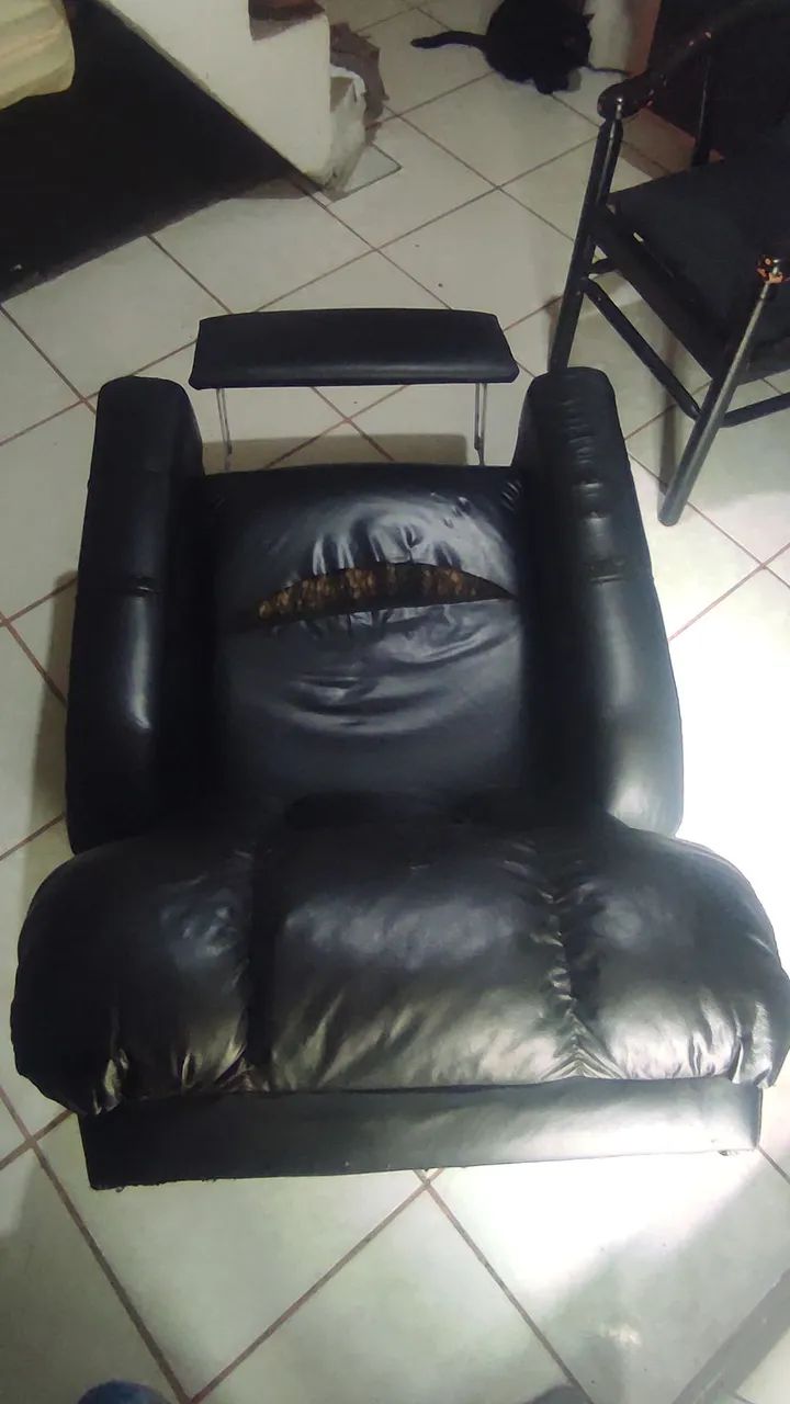 Poltrona Avô Papai Retrátil Reclinável Couro - Foto 2
