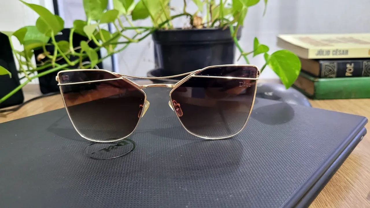 Vendo óculos da Dior feminino  - Foto 5