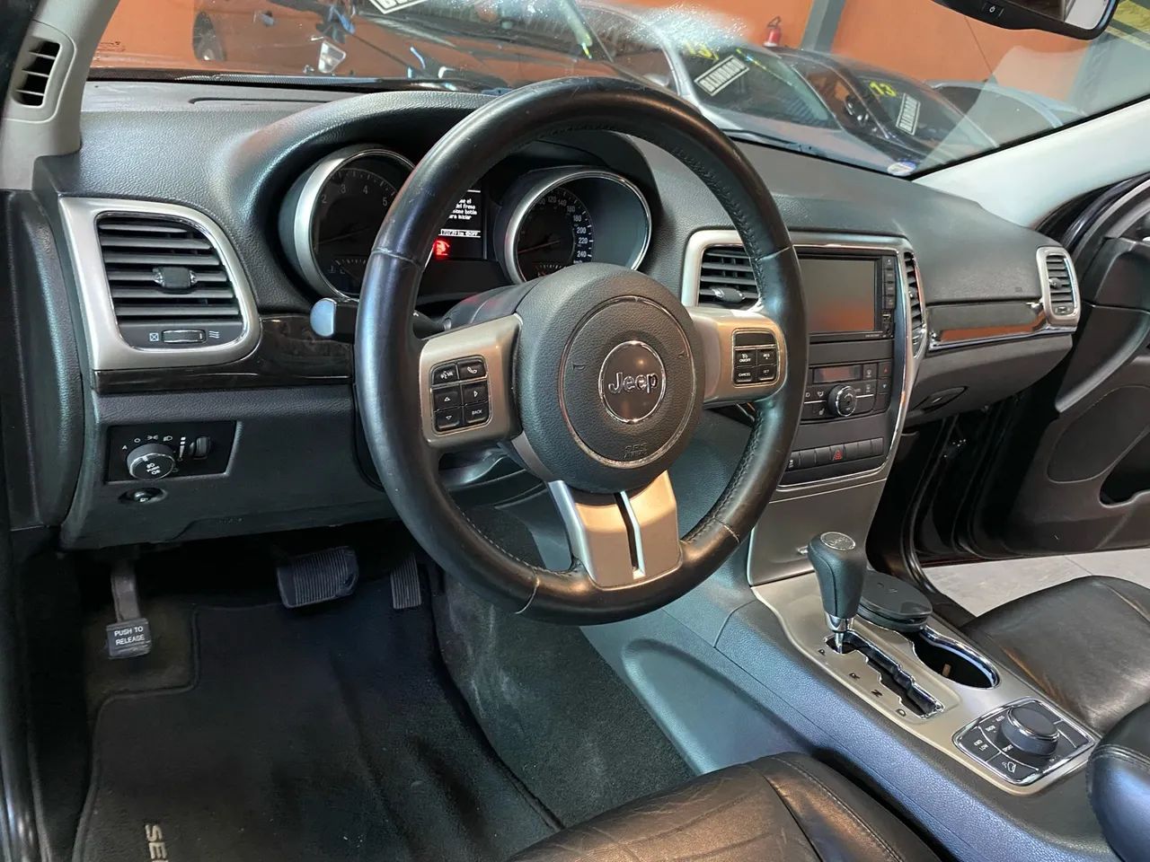 Jeep Grand Cherokee Laredo 3.6 4x4 V6 Aut., foto 9 de 20