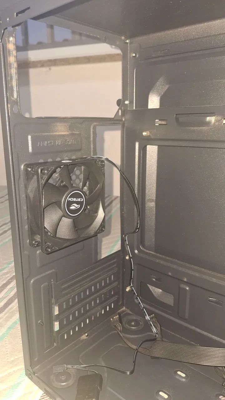 Gabinete de PC com ventoinha - Foto 3