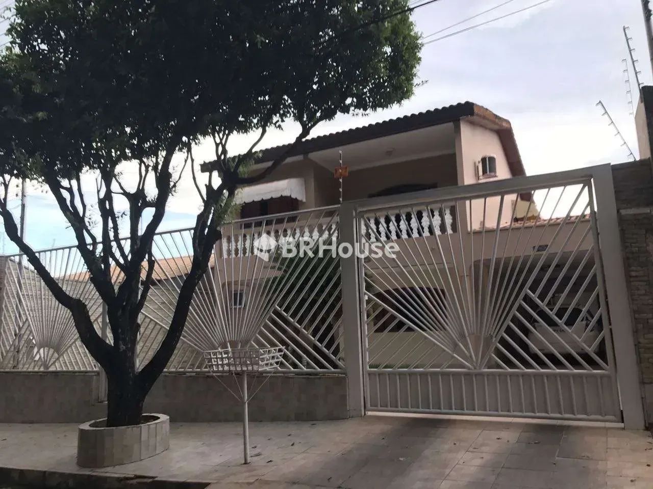 Jardim Tropical | Sobrado 3 quartos, sendo 2 suites