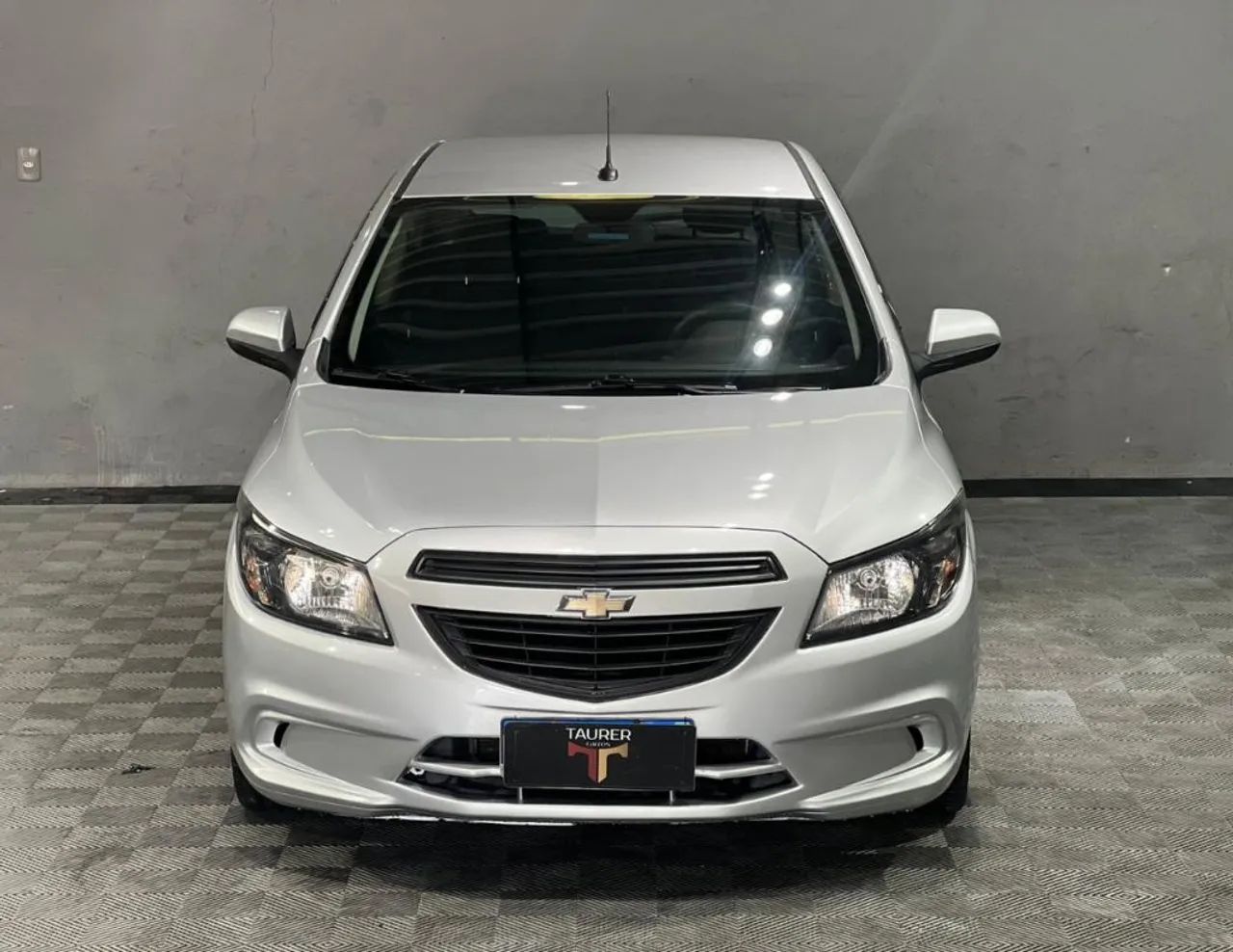 Chevrolet Onix JOY Hatch 1.0 8V Flex Mec. 4P 2019 - Foto 2