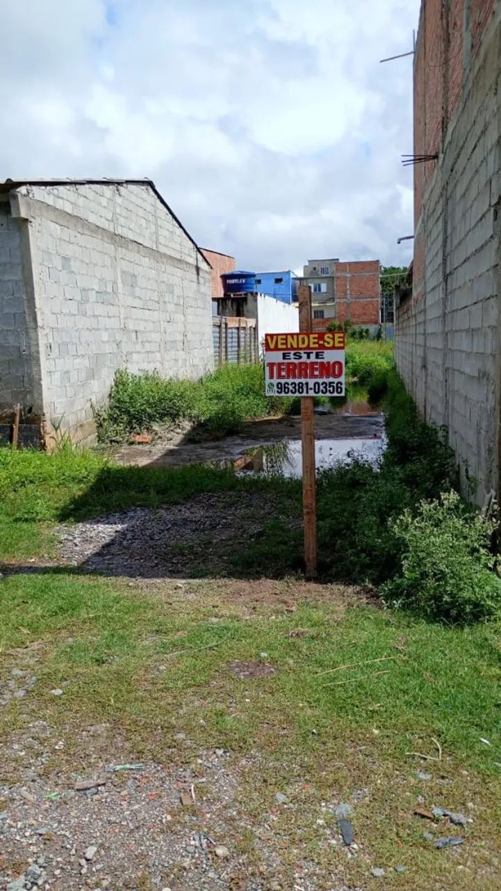 Vende se um terreno 