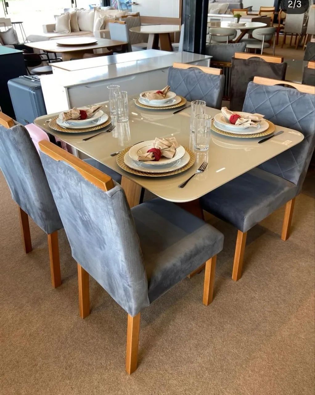 Mesa de Jantar 4 Lugares Em Madeira Maciça 