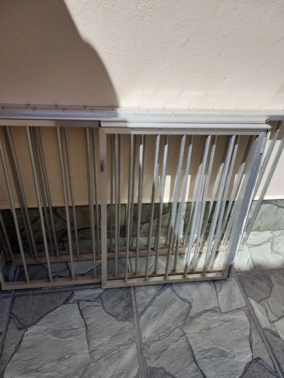 Grades em alumínio para varanda ou piscina seminova  - Foto 2