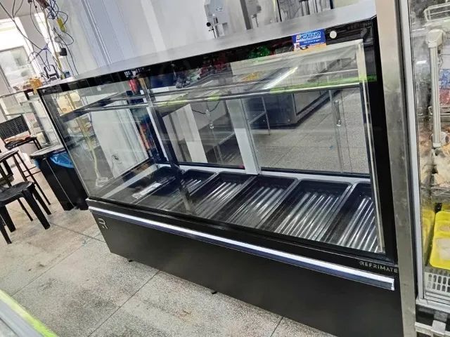 BALCÃO DE AÇOUGUE 3M GANCHEIRA REFRIMATE NOVO