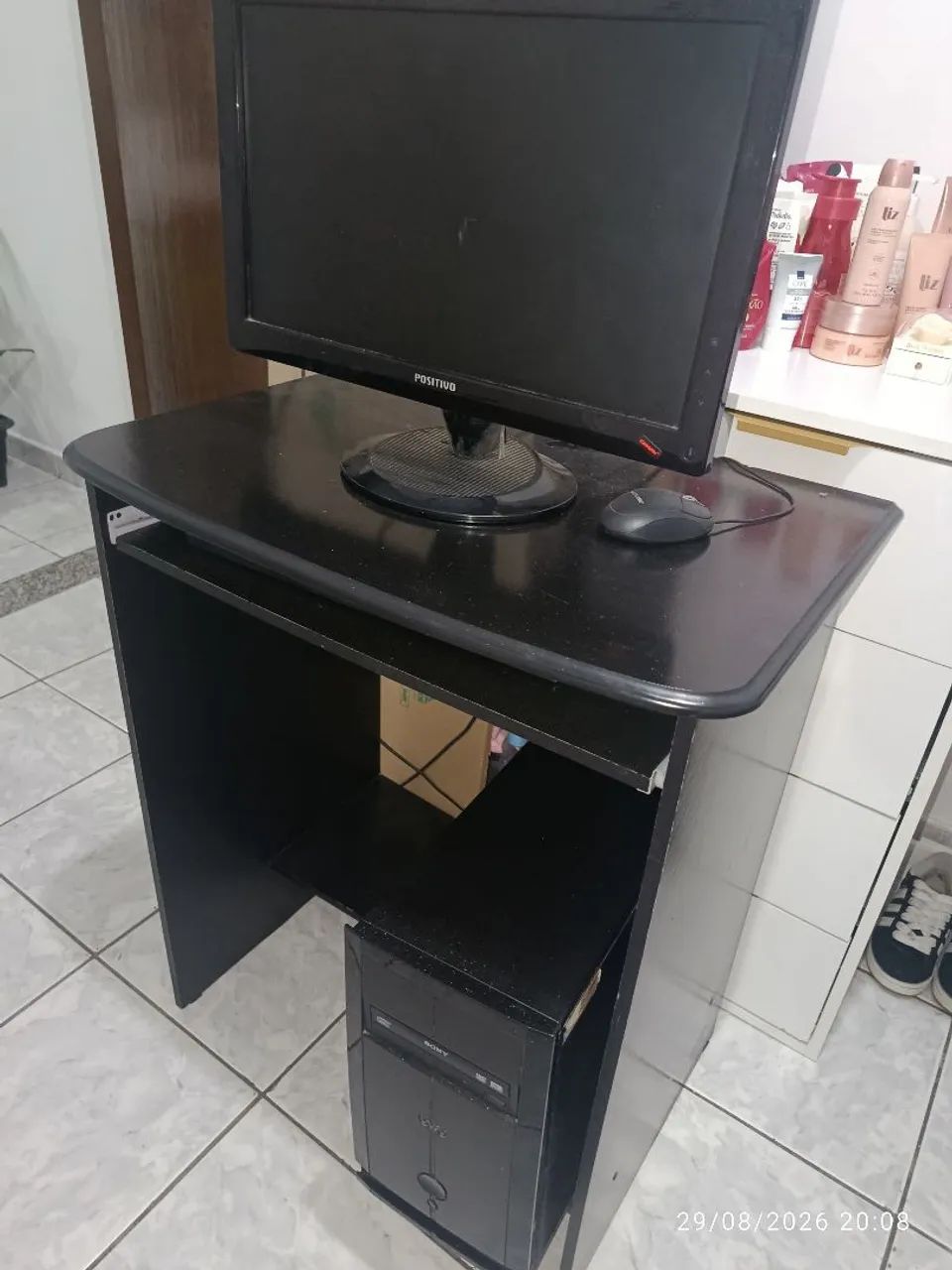 Mesa de computador/ Escrivaninha 