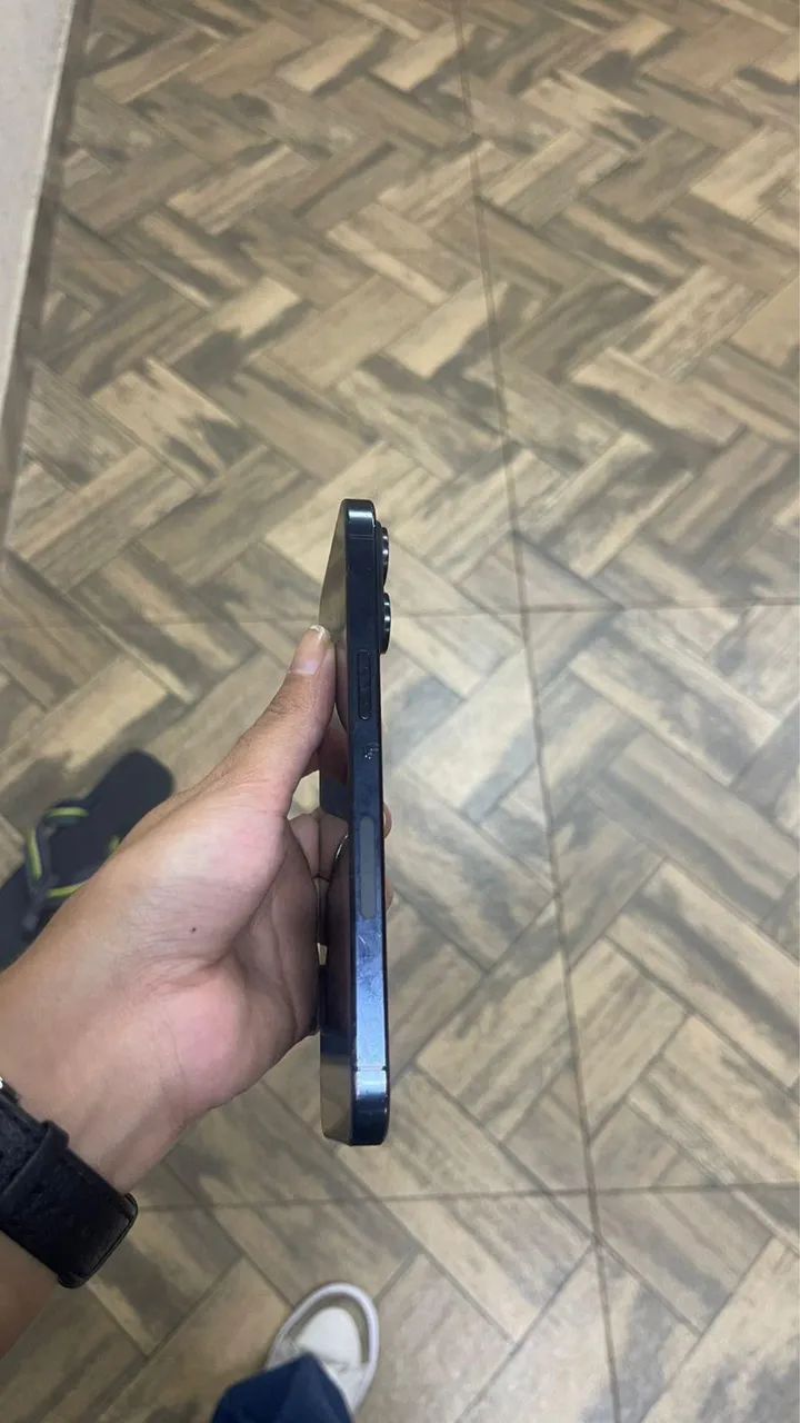 iPhone 15  - Foto 2