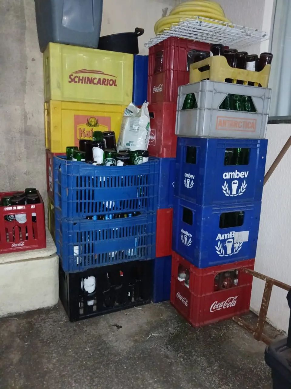 Engradados de cerveja e coca - Foto 2