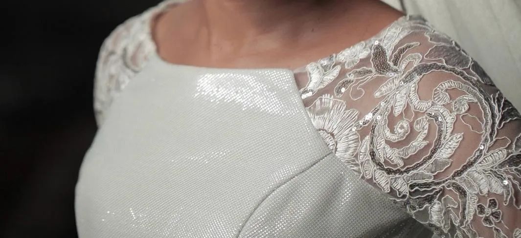 VENDO VESTIDO DE NOIVA  - Foto 2