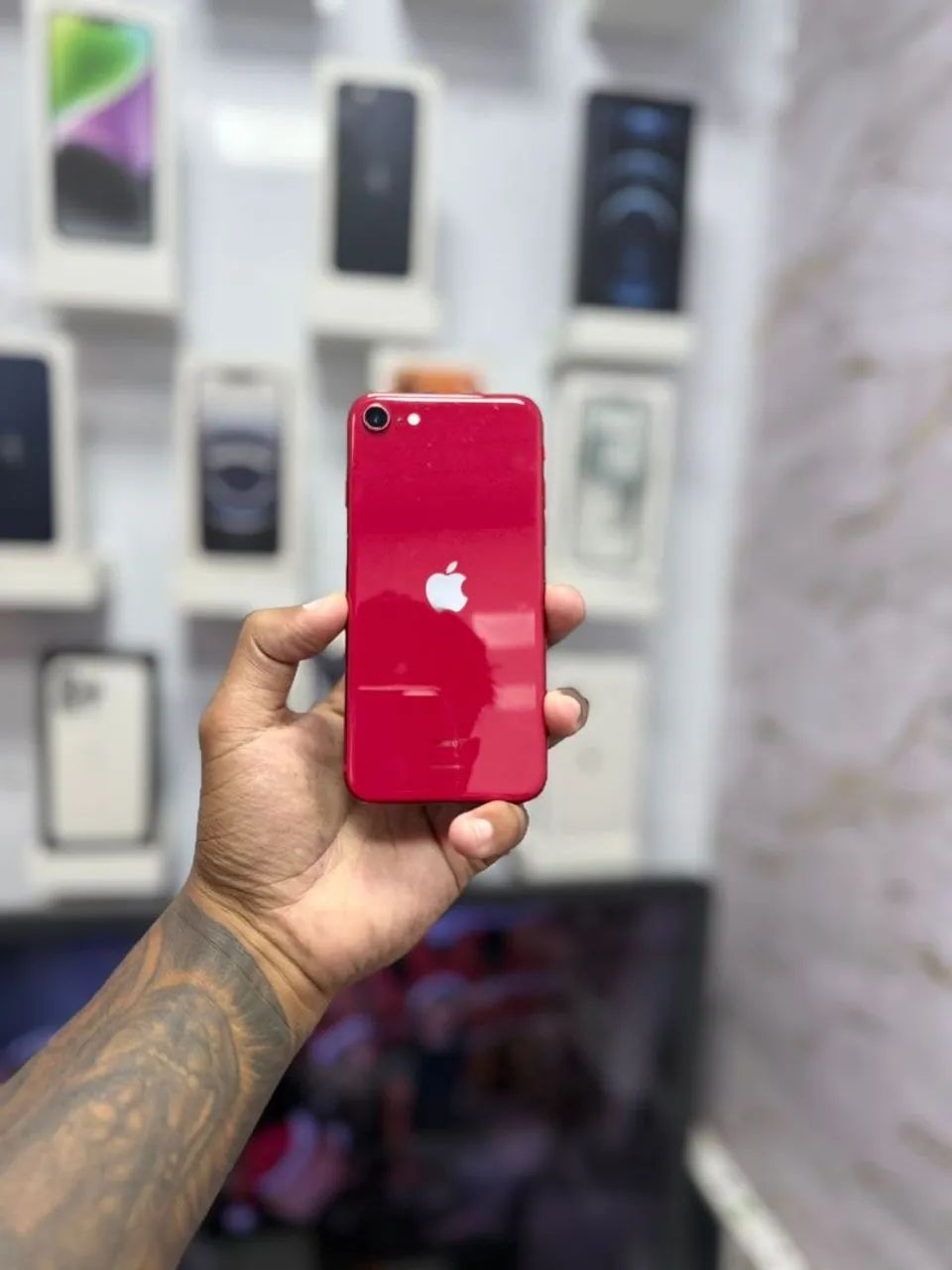 IPHONE SE 64GB<br>R$ 550,00 MUITO TOP