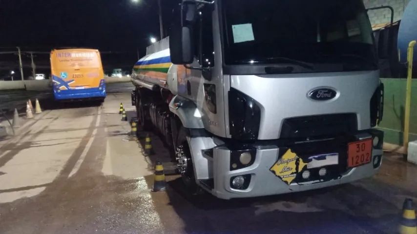 FORD CARGO 2429 TANQUE - Foto 2