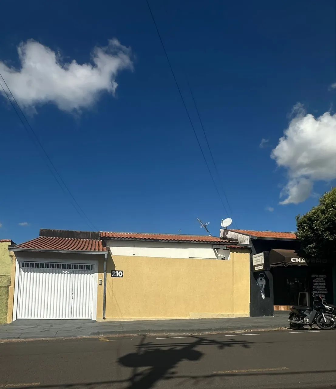 VENDE -SE CASA + PONTO COMERCIAL