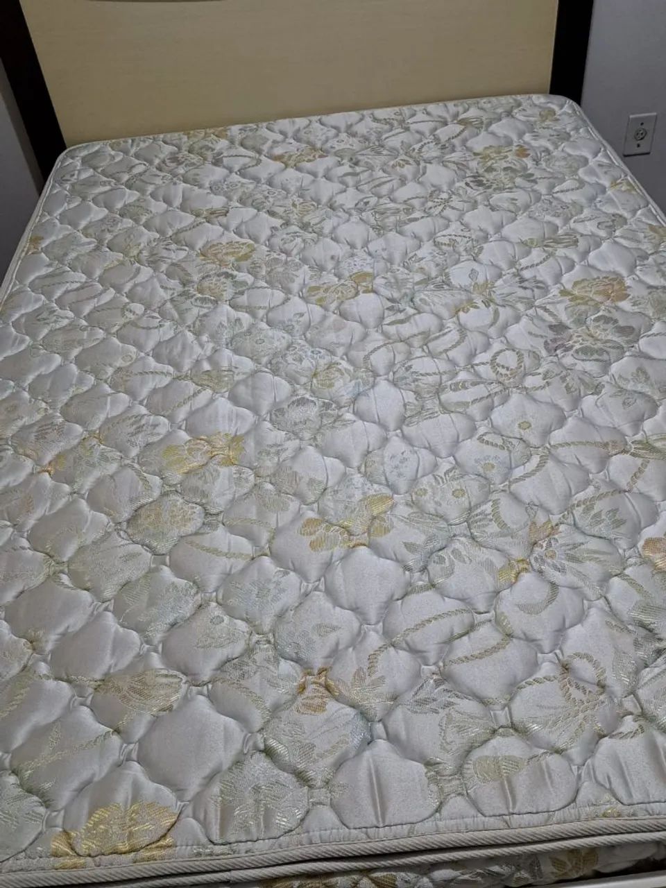 CAMA CASAL + COLCHÃO - EXCELENTE ESTADO - Foto 2
