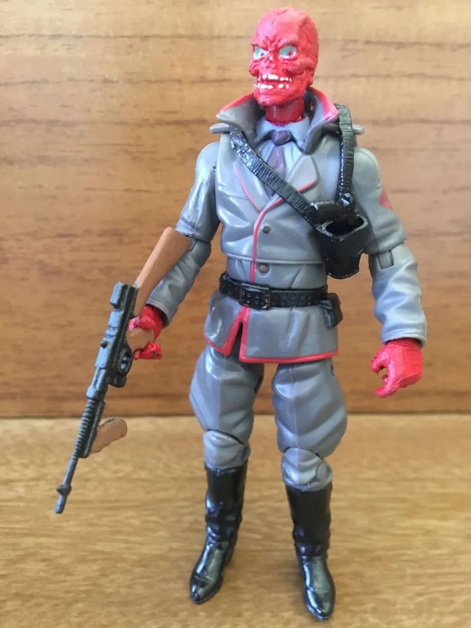 Red Skull - Escala: Marvel Universe (Custom, base: Gi Joe - Destro) - Foto 2