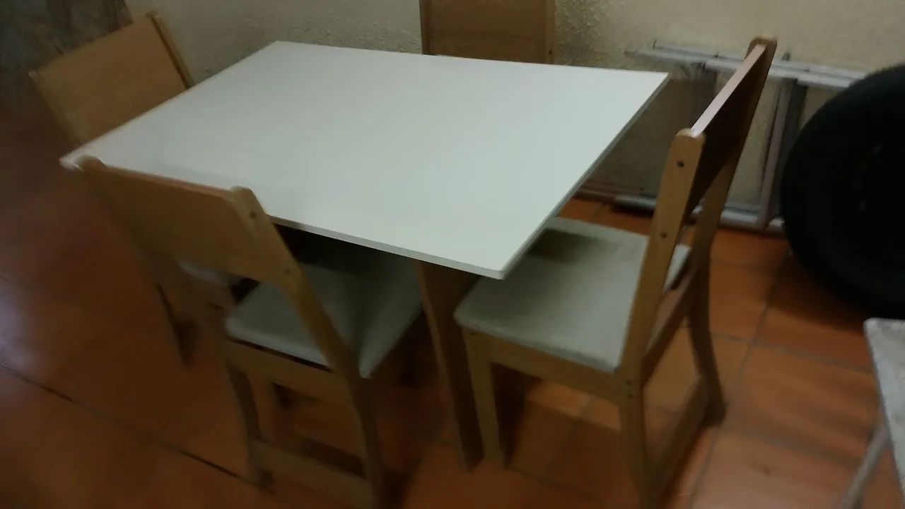 Conjunto de mesa compacto conservado !!!!!! - Foto 2
