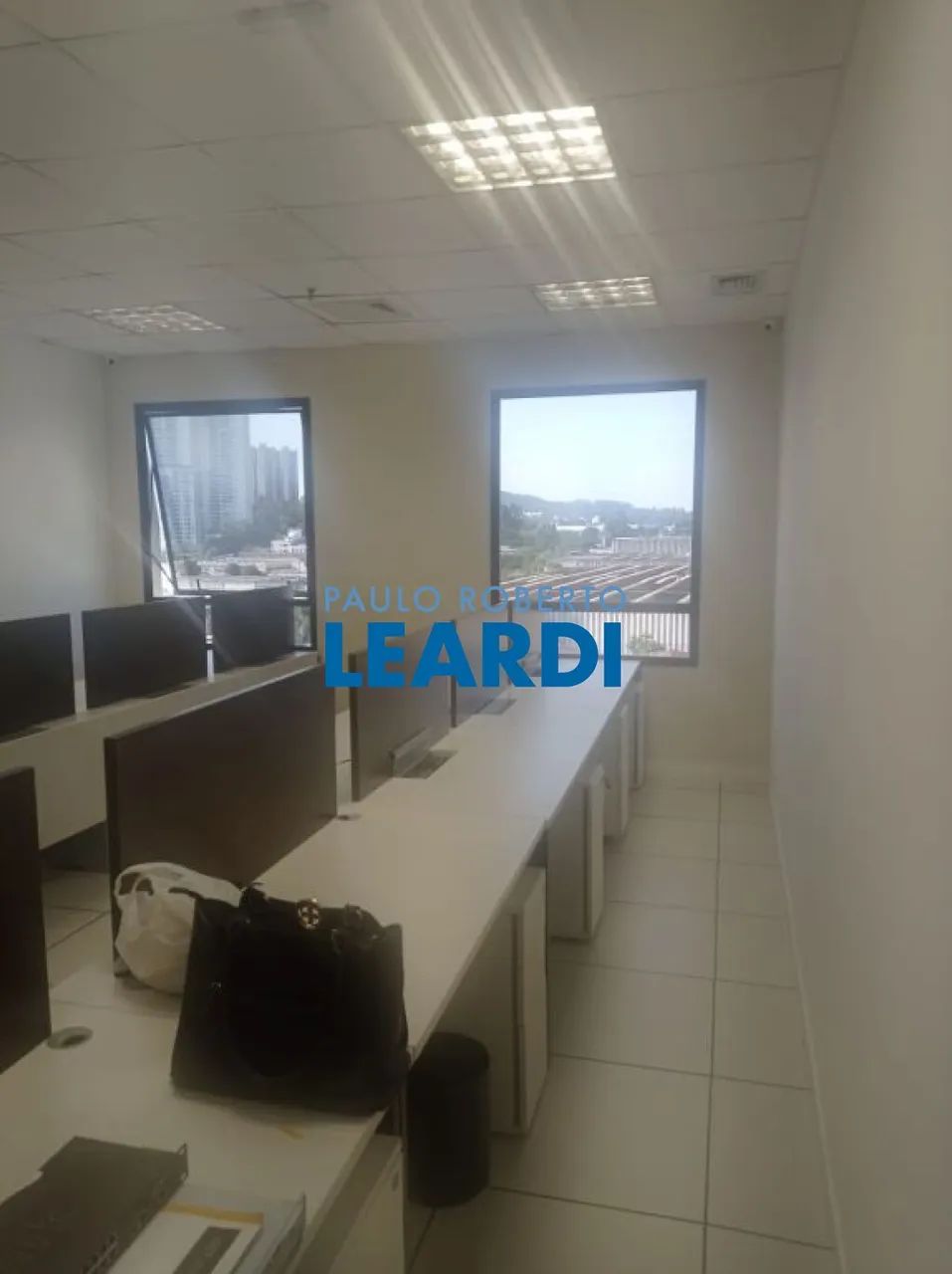 CONJ. COMERCIAL - ALPHAVILLE - SP