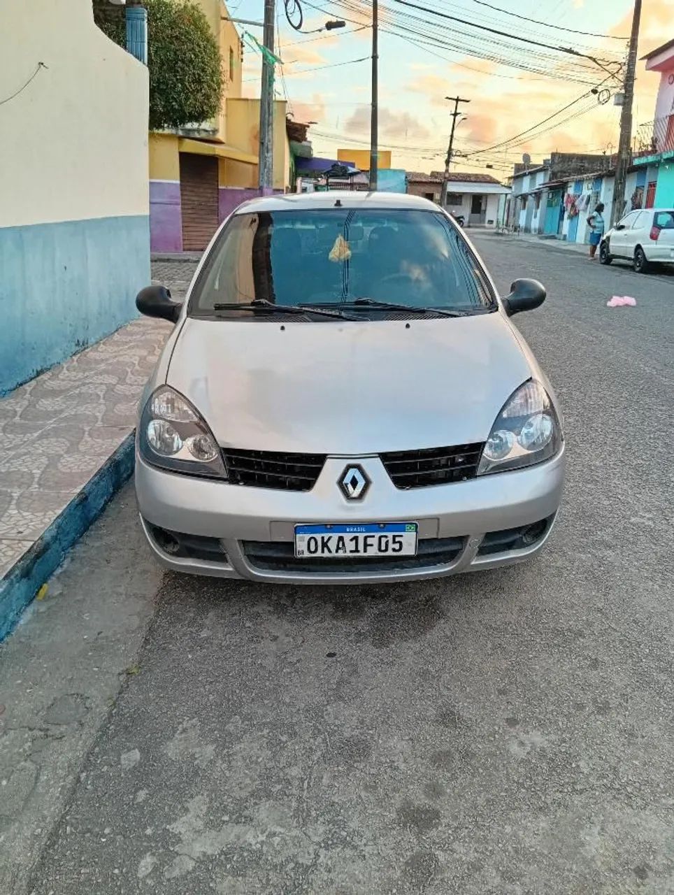 Renault Clio CLIO HI-FLEX 1.0 16V 5P 2012