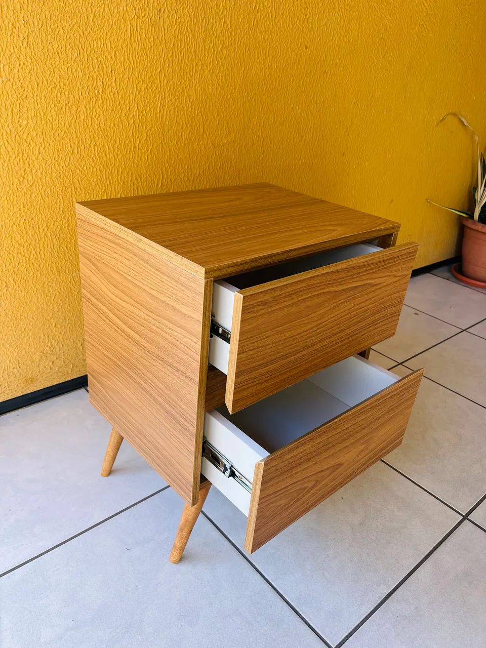 Produto novo!! Mesa de cabeceira  - Foto 3